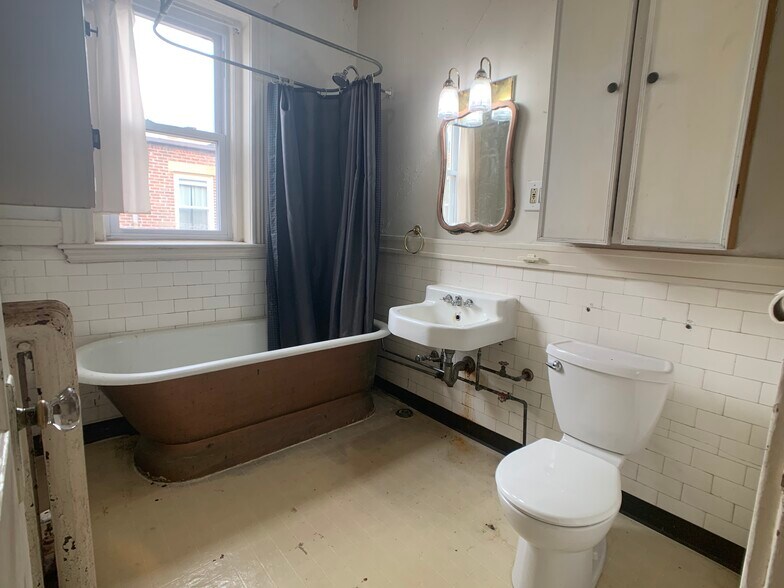 Building Photo - 65 Saint Marys St