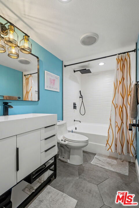 Building Photo - 2700 Cahuenga Blvd