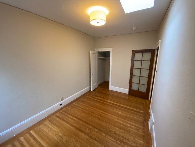 Building Photo - Epic REA - Spacious Light-filled Corner House 4BD/ 2BA