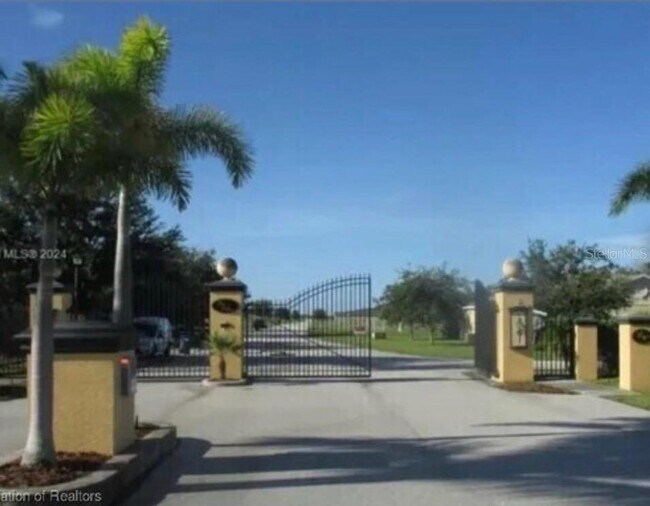 Building Photo - 1520 Las Villas Blvd