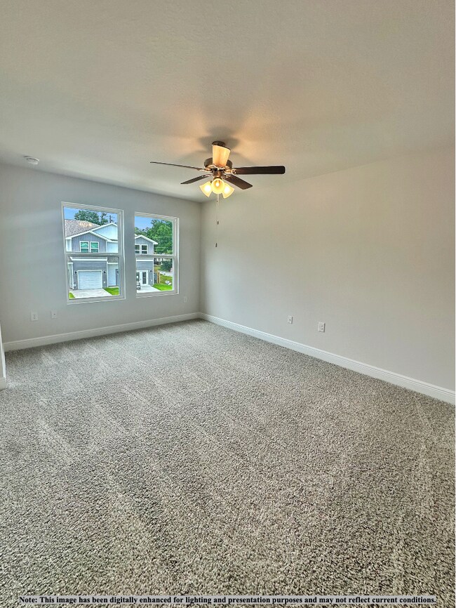 Building Photo - "Charming 3-Bed Townhouse Retreat with 2.5 Baths in Pensacola – Spacious 1537 Sq Ft!"