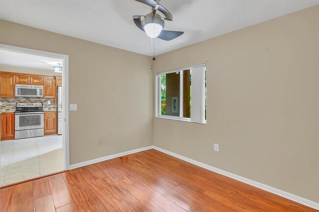 Building Photo - 9537 Weldon Cir