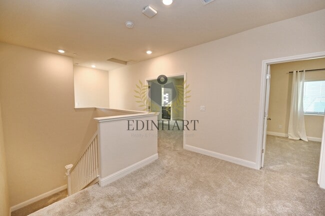 Building Photo - 645 Blue Oak Lane W