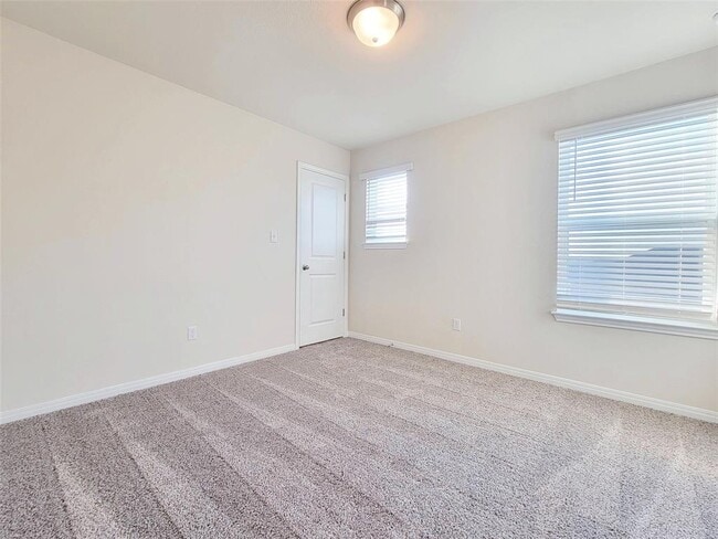 Building Photo - 120 Longmount Cv