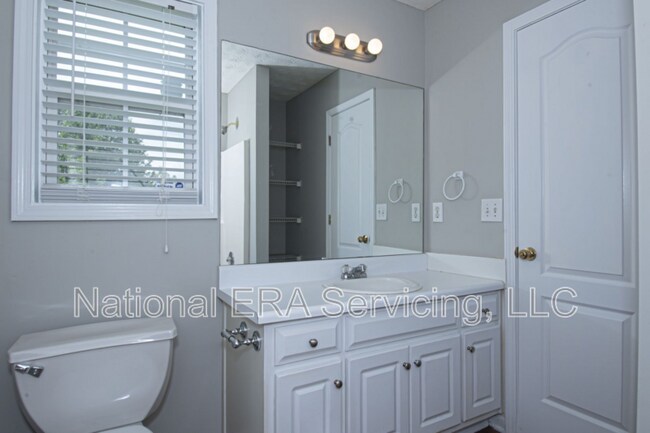 Building Photo - 65 Weldon Pl