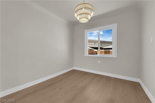 Building Photo - 433 N 10th St