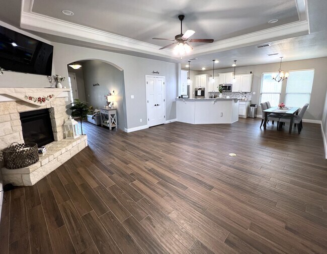 Building Photo - 14 Cornwall Dr