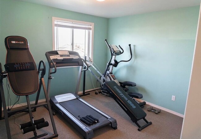 Building Photo - Spacious 4-Bedroom Home with Large Gated Yard Near Cheney & Spokane!