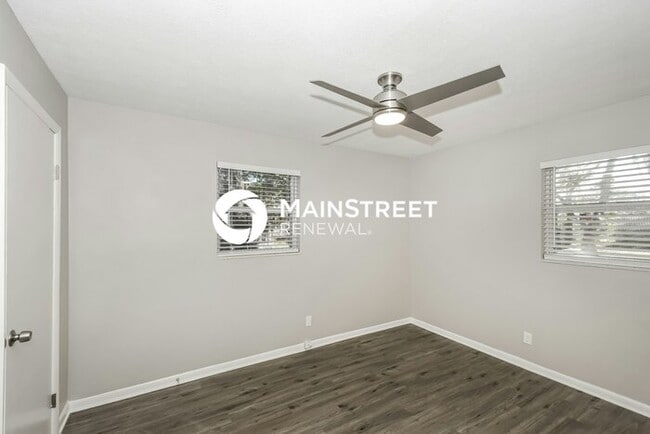 Building Photo - 3 Bedroom Pet-Friendly Home in JACKSONVILL...