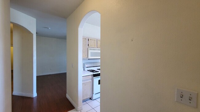 Building Photo - 5525 W Flamingo Rd