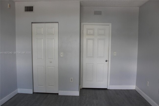 Building Photo - 1541 S Ocean Blvd