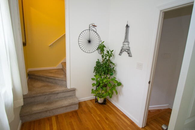 Building Photo - 65 Myano Ln