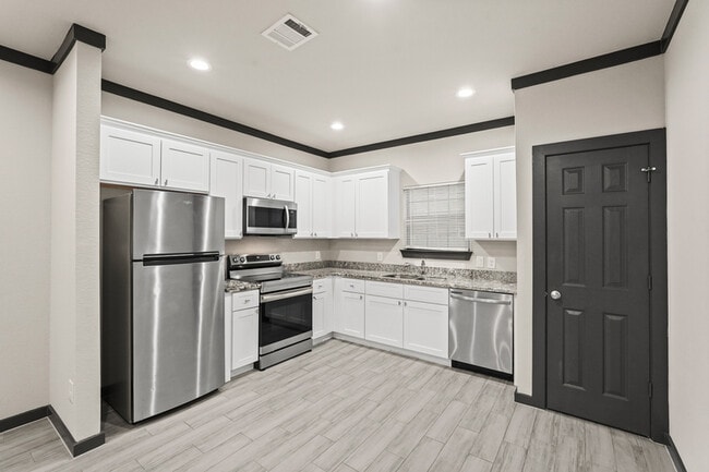 Building Photo - 4802 Cruse Rd