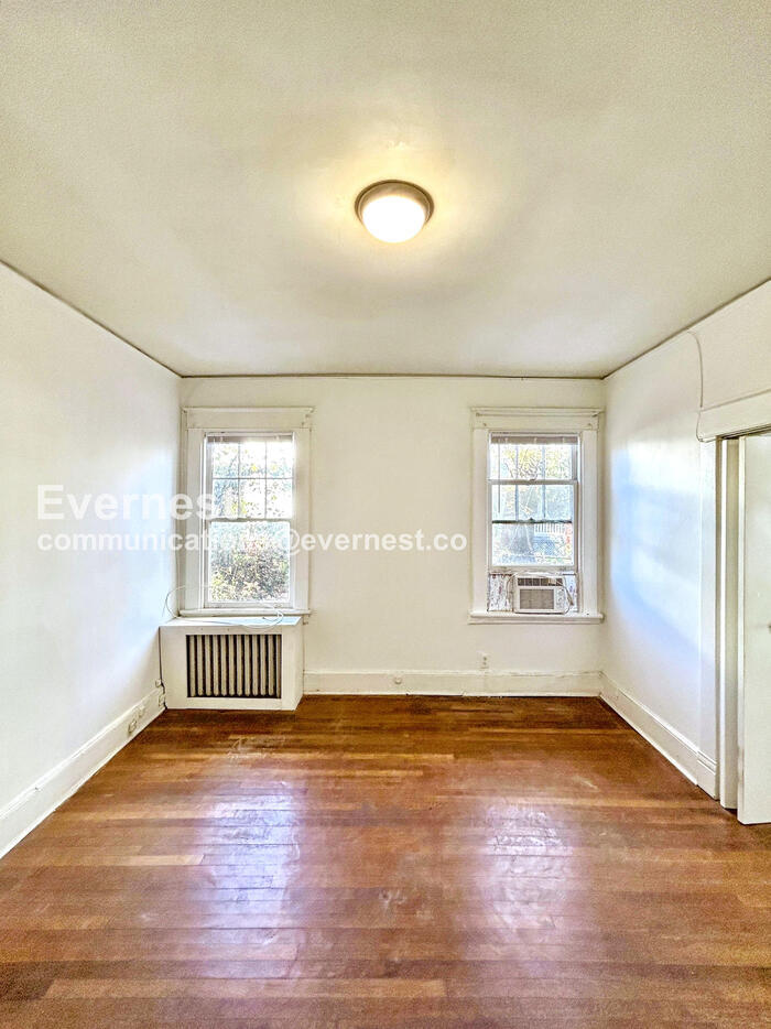 Building Photo - 3114 Barton Ave