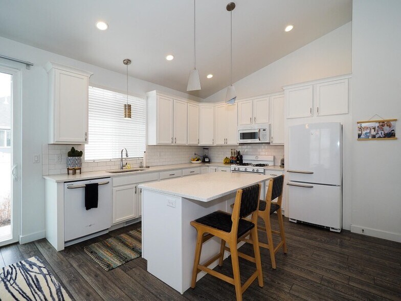 Building Photo - 2108 Kimber Ln