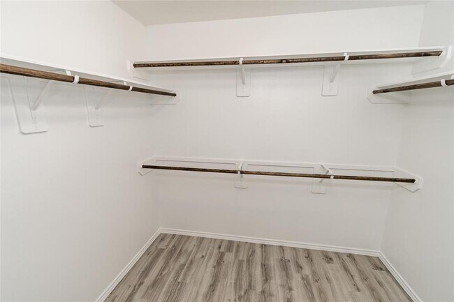 Building Photo - 13811 Winding Path Ln