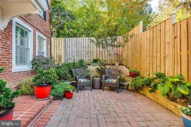 Primary Photo - 4224 32nd St S