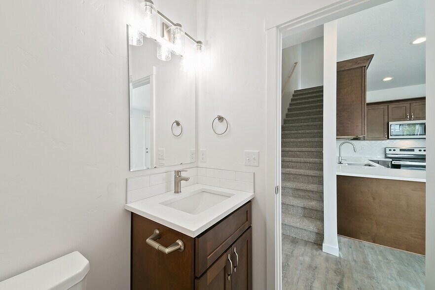 Building Photo - 1328 N Meridian Rd