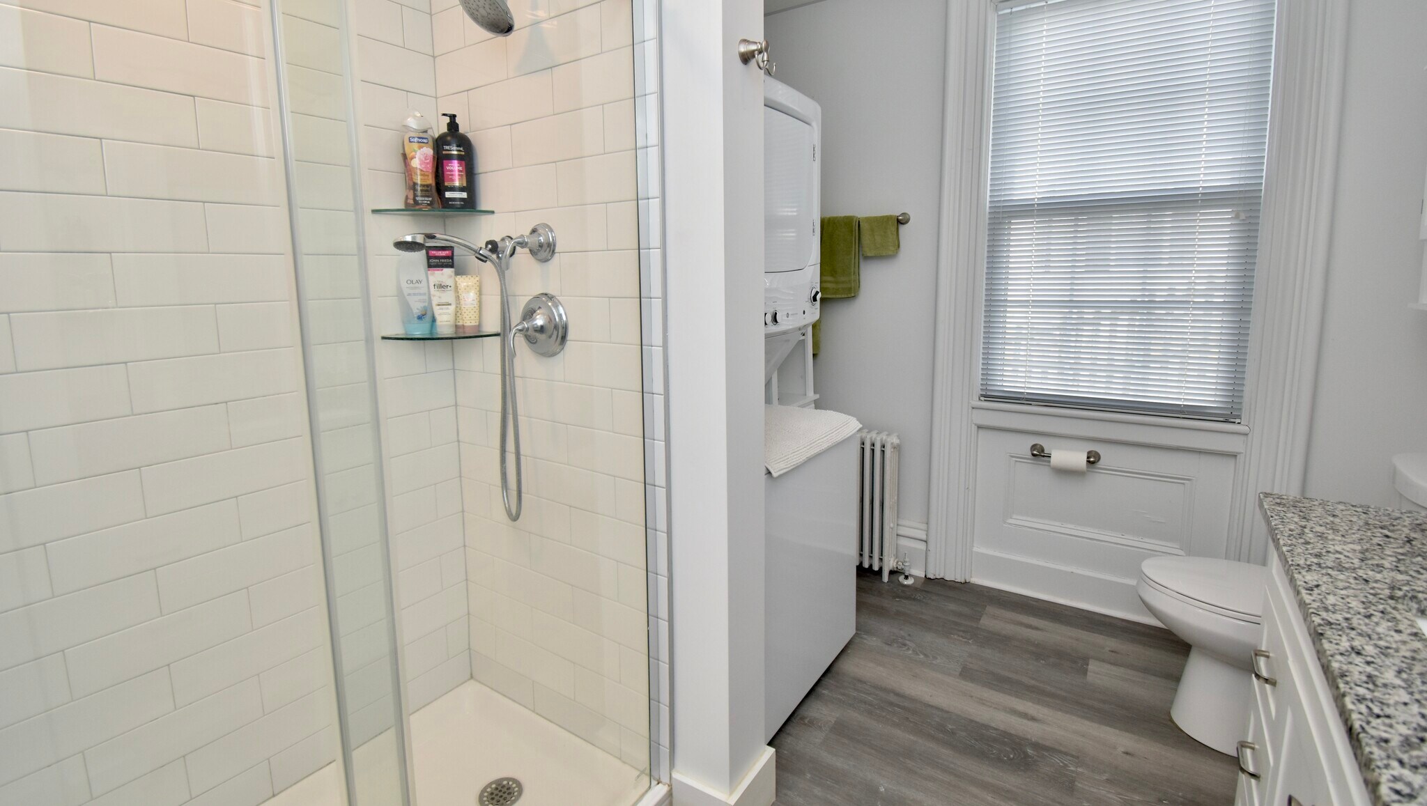 Building Photo - 4 Elm St