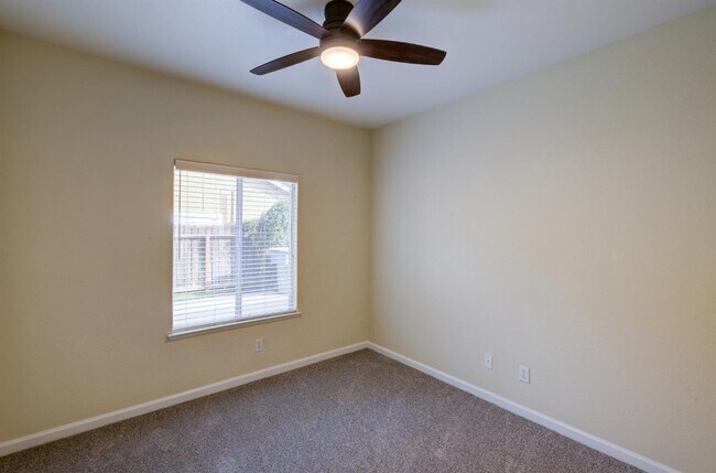 Building Photo - 139 Athens Ave