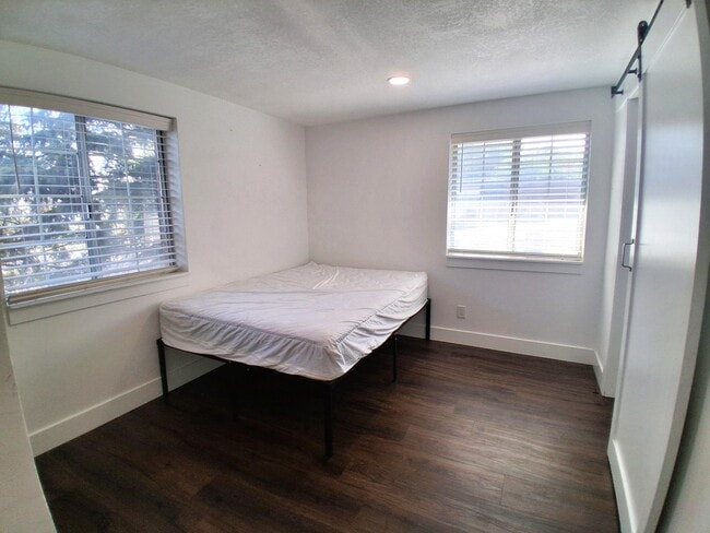 Building Photo - 724 W 1720 N