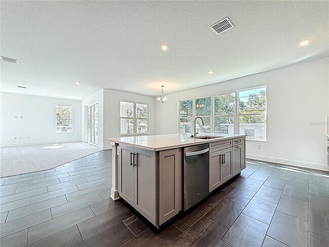 Building Photo - 4732 W Wallcraft Ave