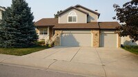 Building Photo - Spacious 3 bed 2.5 Bath, Split-Level Home in South Fort Collins!