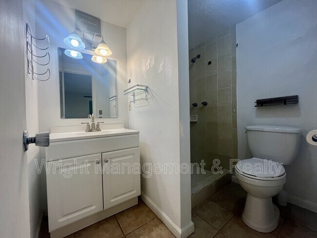 Building Photo - 3716 Cedarwood Dr