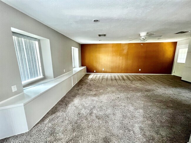 Building Photo - 17527 Forest Mist Dr