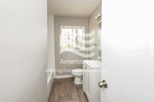 Building Photo - 2823 Shannon St