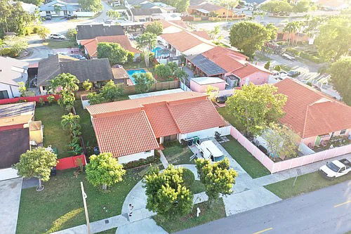 Primary Photo - 9972 SW 4th St