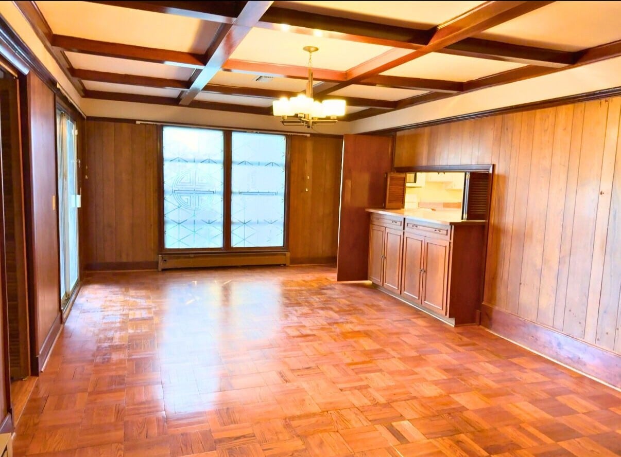 Building Photo - 1400 9th Ave