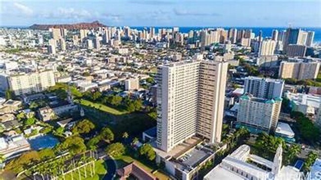 Building Photo - 1212 Punahou St