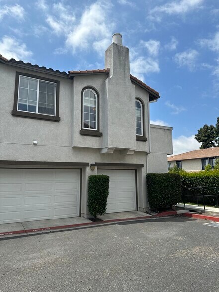 Building Photo - 310 Sunset Way