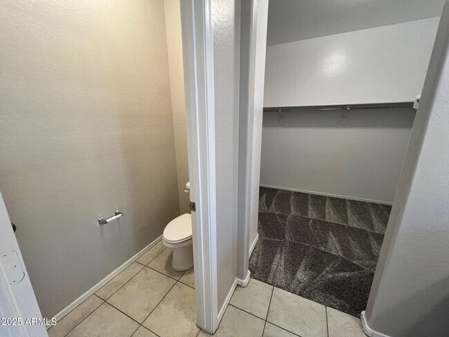 Building Photo - 28945 N Amber Way