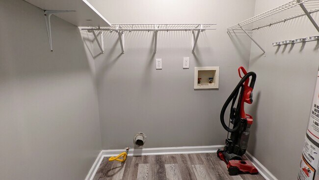 Building Photo - 710 Derbigny St