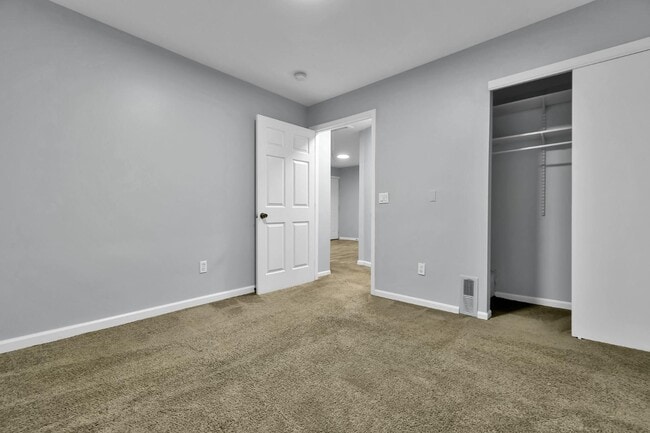 Building Photo - 162 S Powell Ave