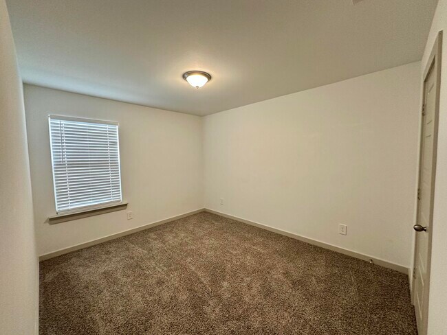 Building Photo - 2328 149th St