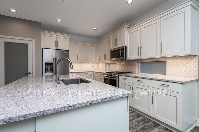 Building Photo - 13227 SW Maxfield Ln