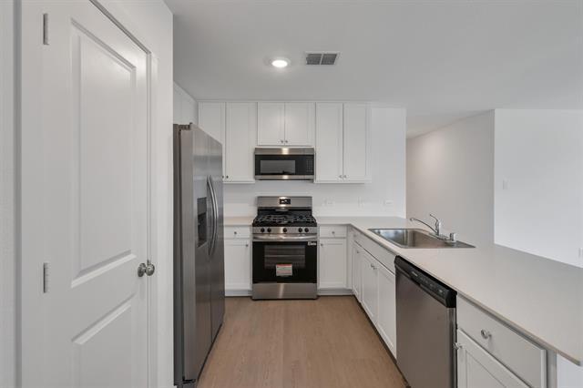 Building Photo - 3710 Oleander Pl