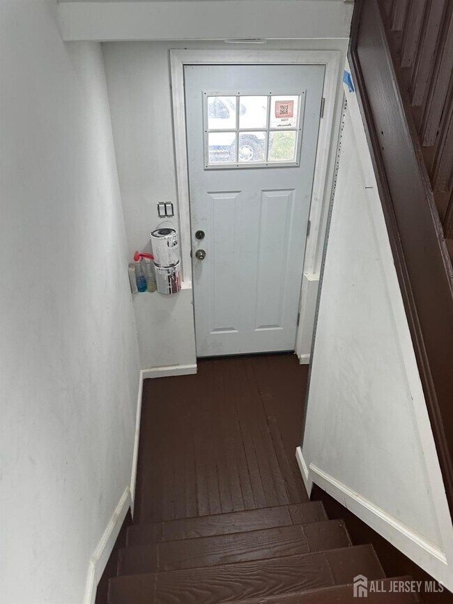 Building Photo - 111 Bayview Dr