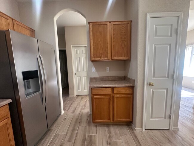 Building Photo - SAN TAN RANCH SINGLE LEVEL 4 BEDROOM WITH NEW FLOORING THROUGHOUT