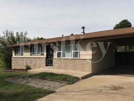 Building Photo - 110 Robert Dr