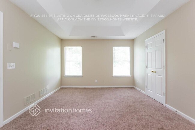 Building Photo - 210 Promenade Way SW
