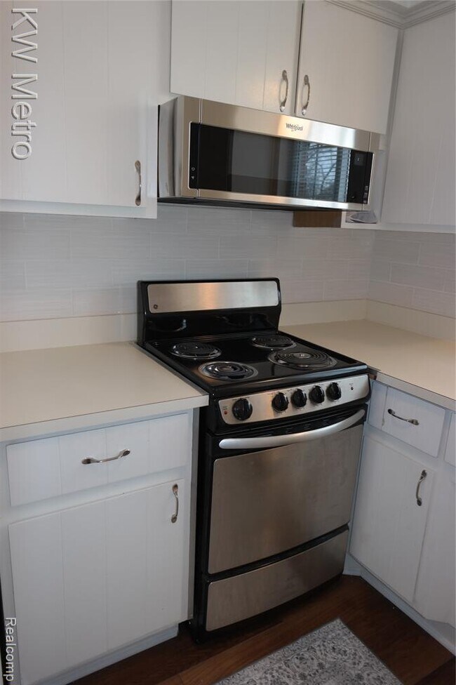 Building Photo - 630 Ann St