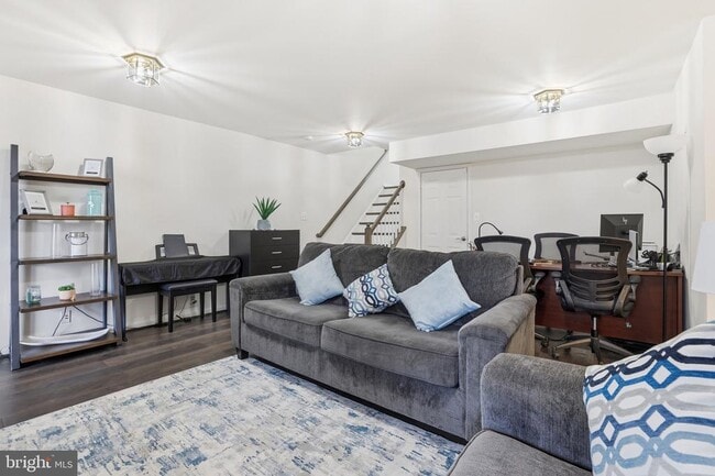 Building Photo - 18525 Sierra Springs Square