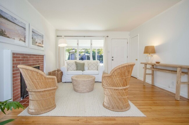 Building Photo - Perfect Family Home in Flats of Kentfield ...