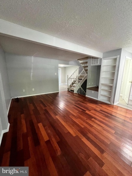 Building Photo - 8156 Dark Den Cir