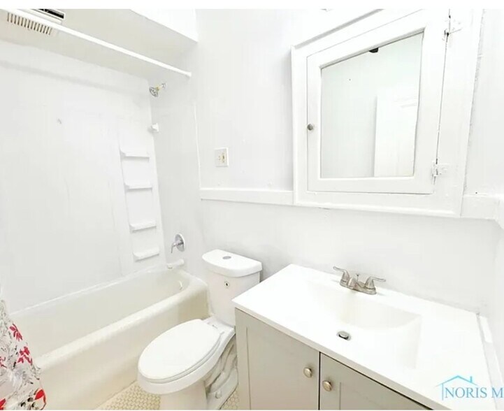 Building Photo - 2149 Alvin St