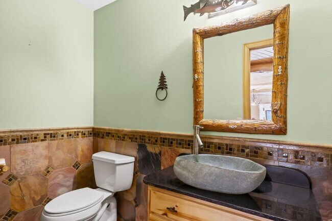 Building Photo - 306 Lona Dr